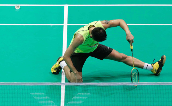 怎么看待，在硅PU球場地坪上拼搏的林丹敗給石宇奇